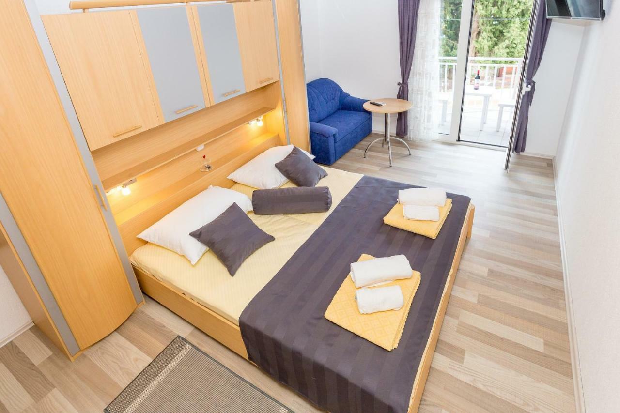 Lanterna Rooms Turanj Exterior foto