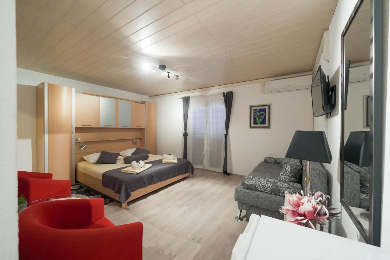 Lanterna Rooms Turanj Exterior foto